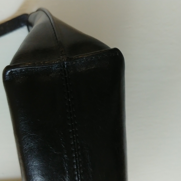 Monsac Small Italian Leather Crossbody Black Bag - Picture 6 of 16